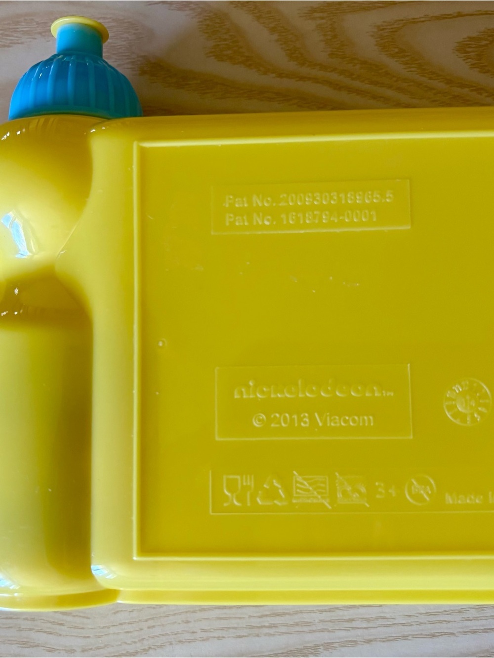 RARE Y2K SpongeBob Lunchbox with Rotating water bottle attachment - Picture 4 of 10